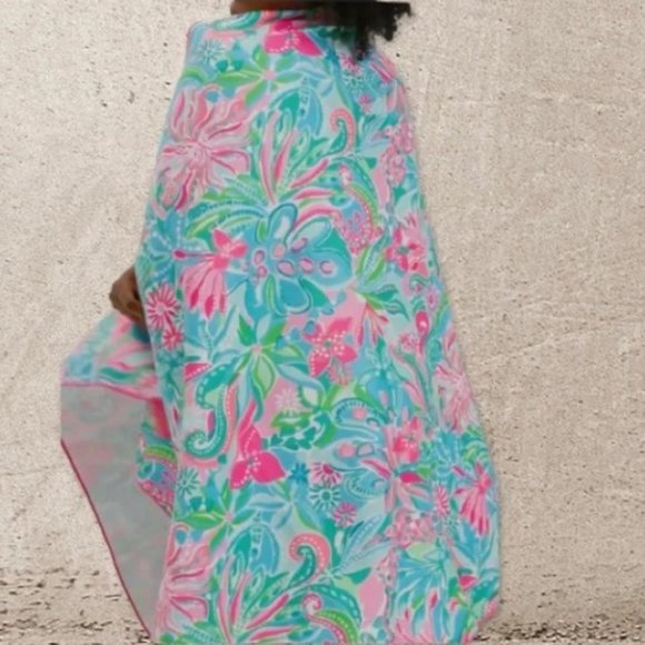 LILLY PULITZER LOUNGE TOWEL - NWT - Picture 6 of 9